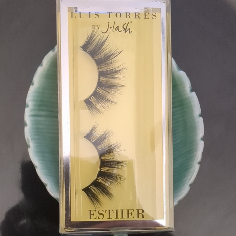 Set Of Lashes